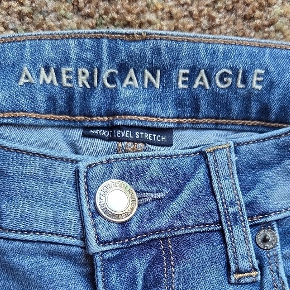 Great Deal!! Lot of 3. Like New! American Eagle Light Wash Size 6 Skinny Jeans - Picture 3 of 7